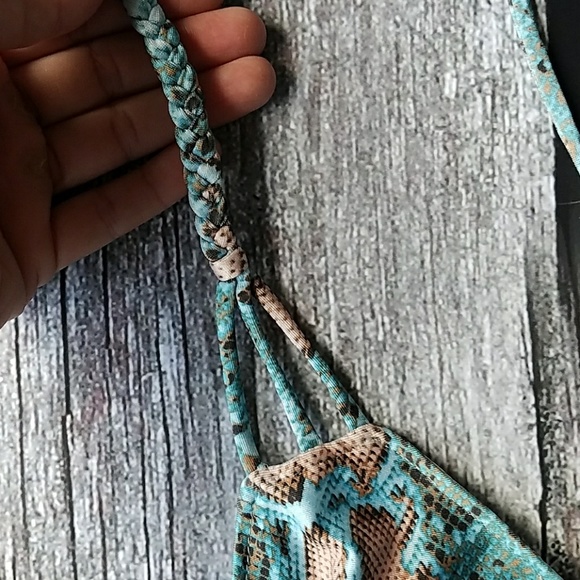 Gorgeous Snakeskin 2 piece Bikini set - Picture 7 of 8